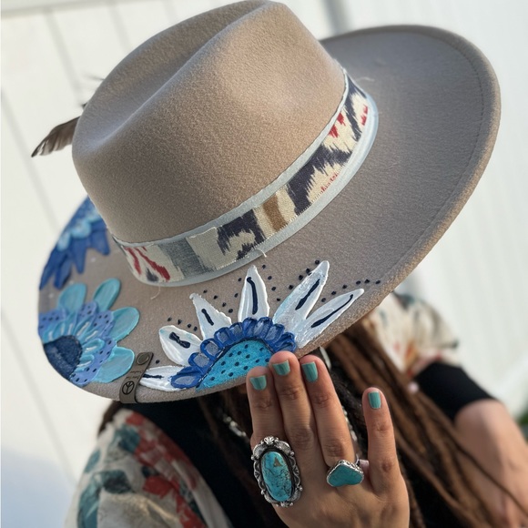 Hand painted hat - Picture 4 of 10